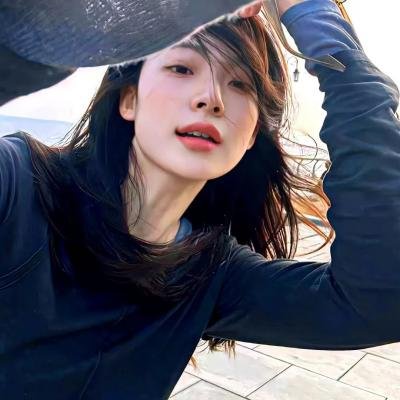 时装周T台实拍：导演之子隐私外泄，学校展开调查